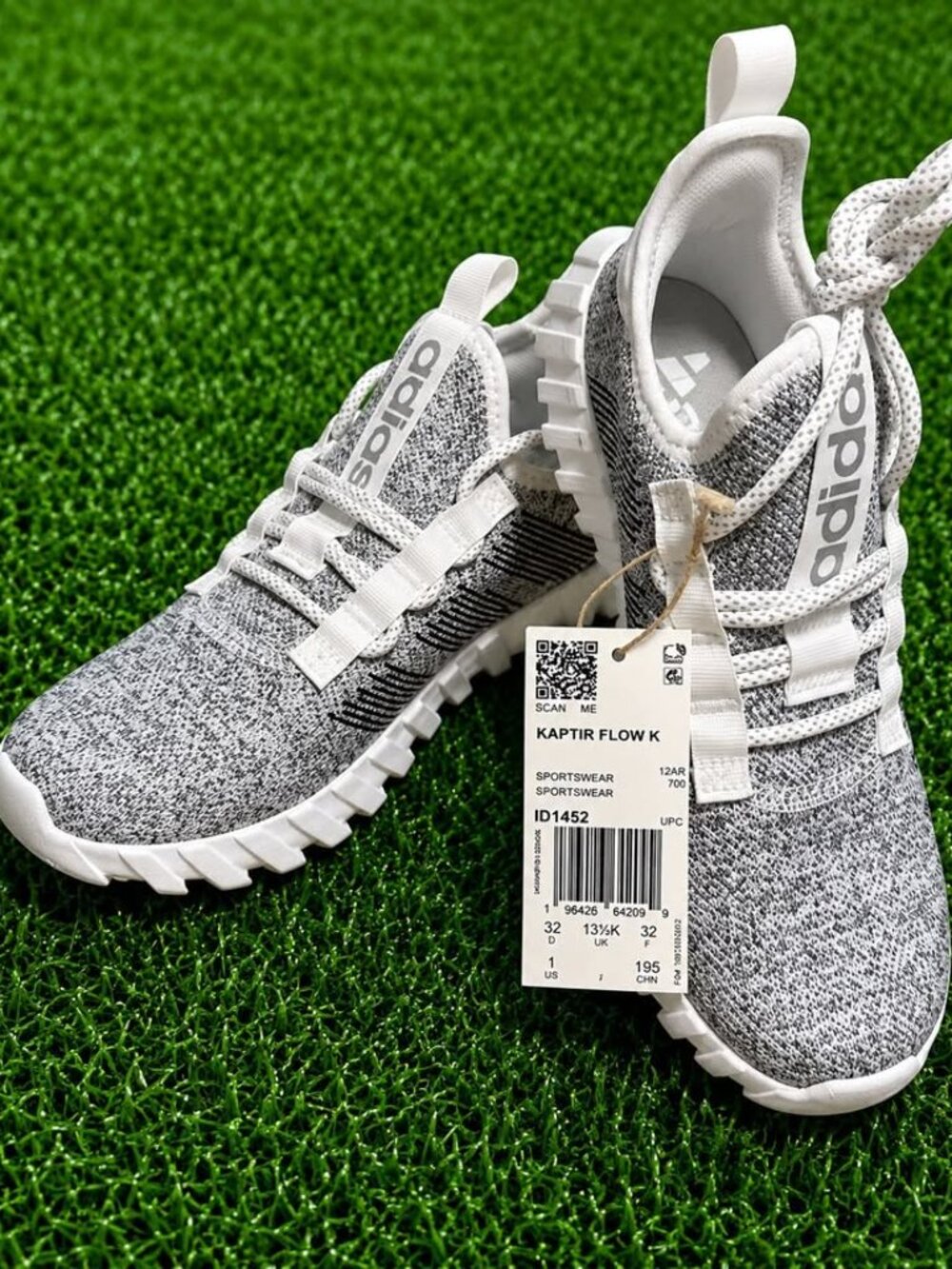 NEW IN BOX! 1Y - Adidas Kaptir Flow Kids